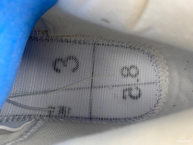 Rep TBkick x 4 AO2571-100 'White' Levi's Jordan Air 0813